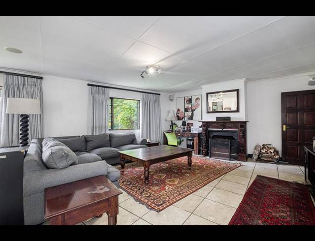 7 BEDROOM HOUSE FOR SALE IN BRYANSTON